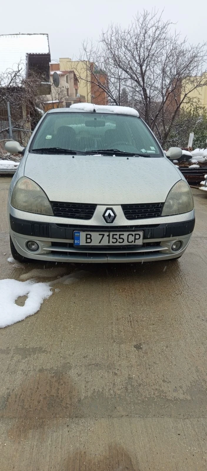 Renault Symbol, снимка 1 - Автомобили и джипове - 48858525