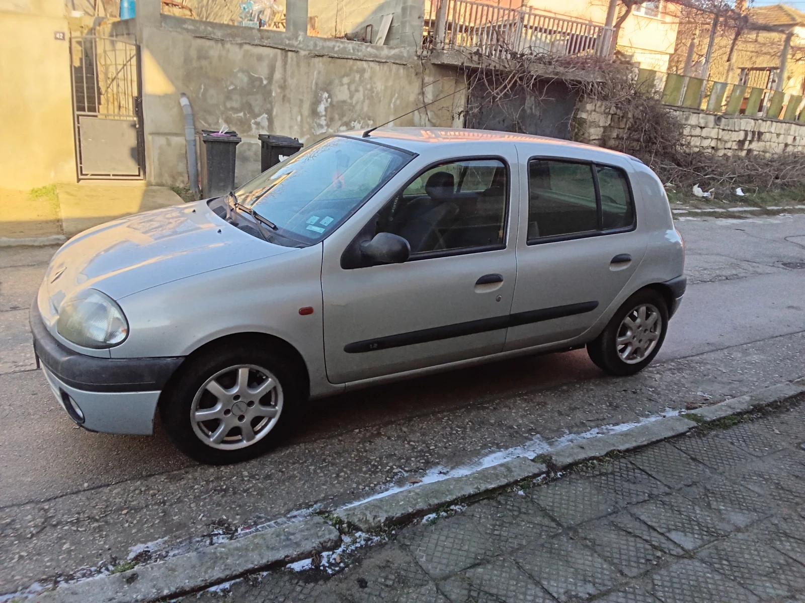 Renault Clio 1.2 газов инжекцион , снимка 1