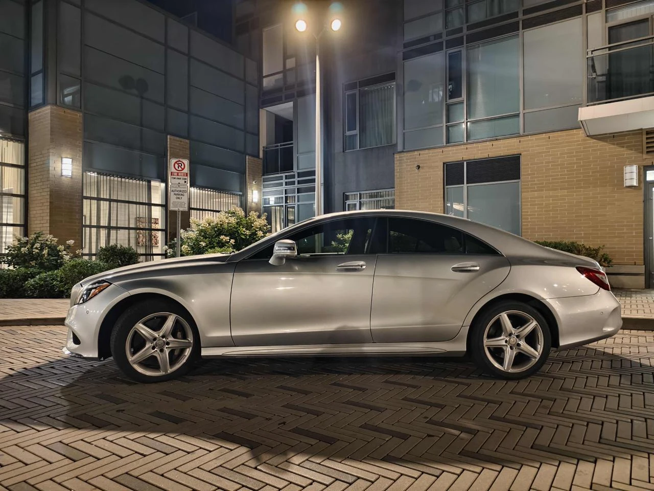 Mercedes-Benz CLS 550 4MATIC* AMG-pck* LED* Harman* 360* Мърт.Зона* Обду - изображение 3