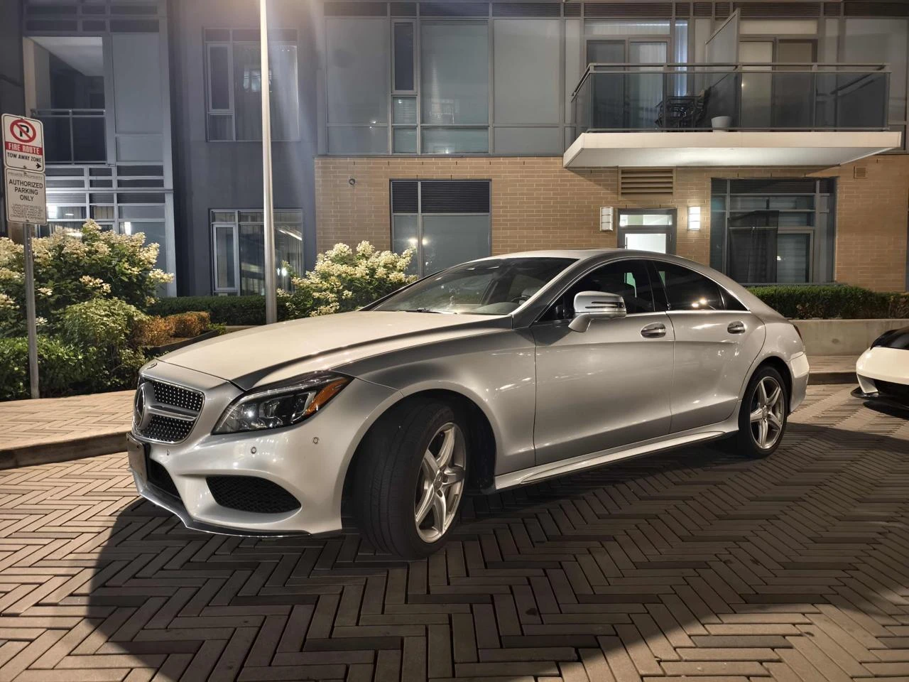 Mercedes-Benz CLS 550 4MATIC* AMG-pck* LED* Harman* 360* Мърт.Зона* Обду - изображение 2