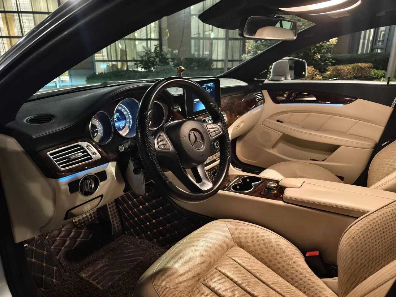 Mercedes-Benz CLS 550 4MATIC* AMG-pck* LED* Harman* 360* Мърт.Зона* Обду - изображение 6