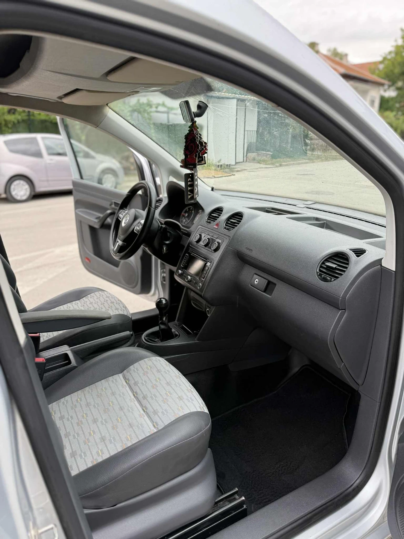 VW Caddy 1.6 TDI | Mobile.bg   11