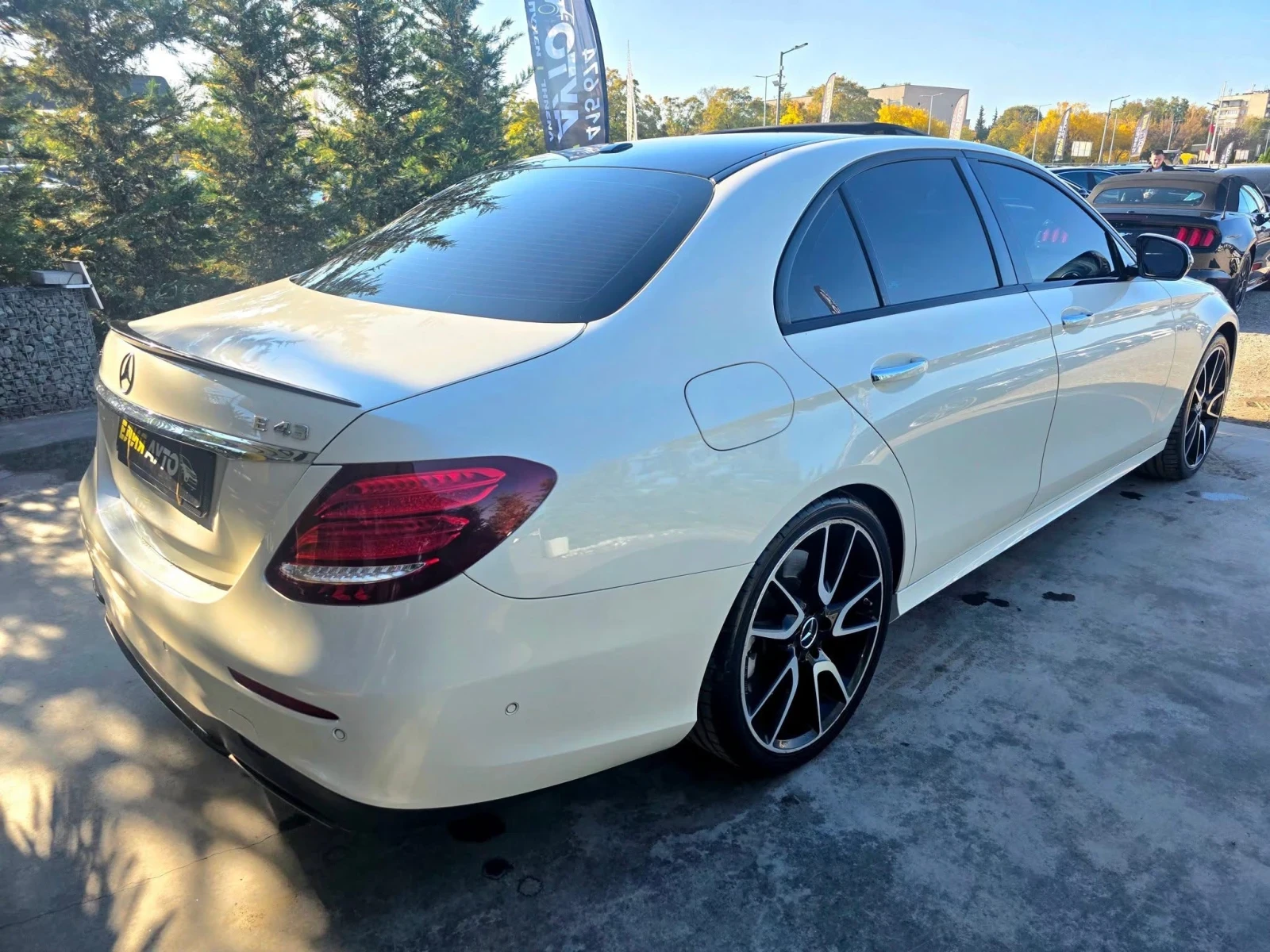 Mercedes-Benz E 43 AMG 9G TRONIC FULL CARBON СЕРВИЗНА ИСТОРИЯ ЛИЗИНГ 100% - изображение 9