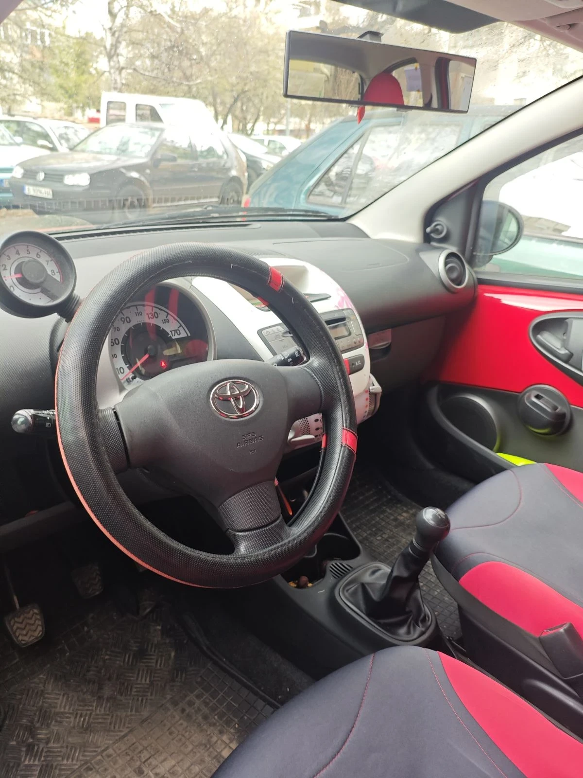 Toyota Aygo, снимка 10 - Автомобили и джипове - 53226874