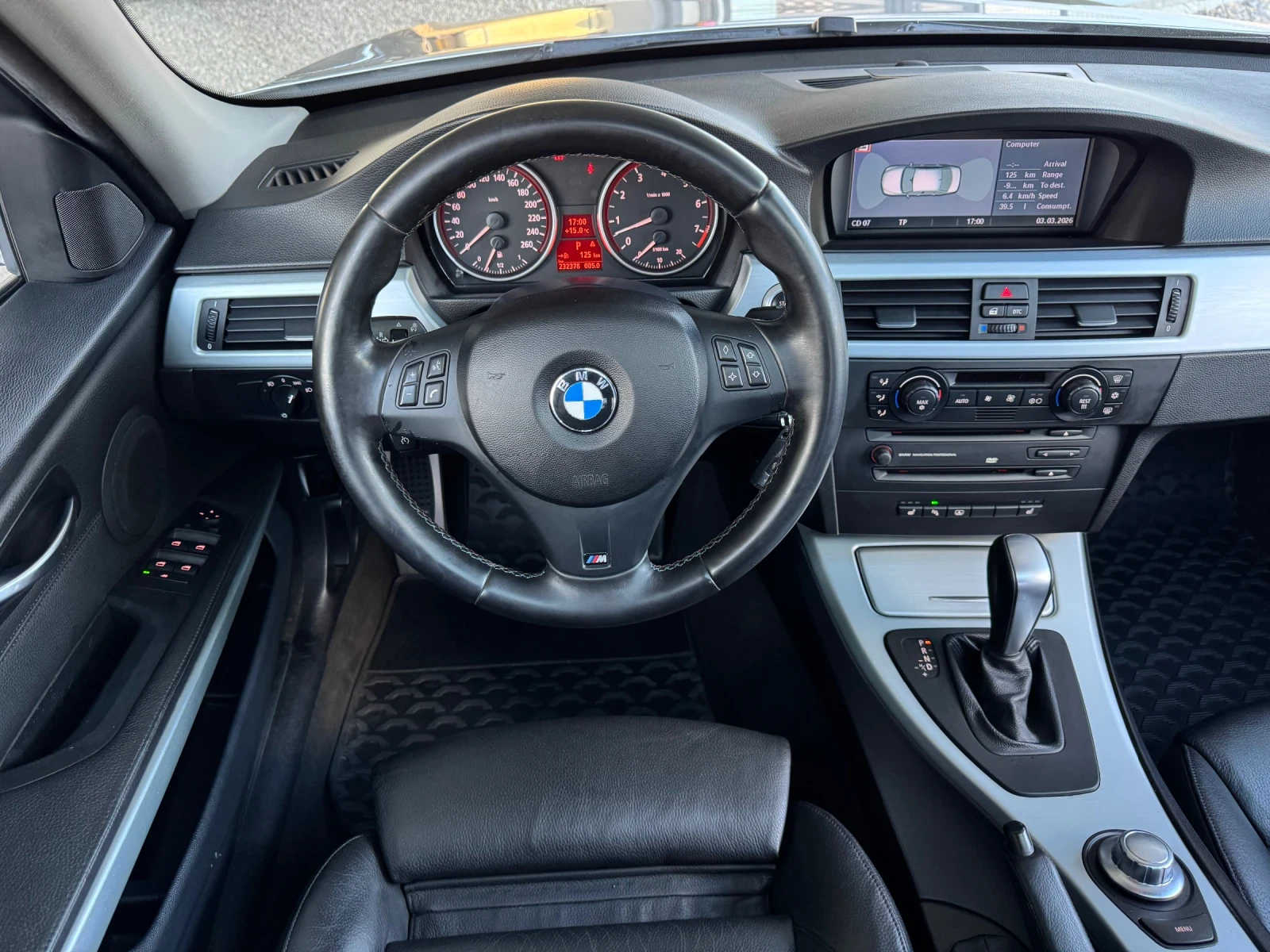 BMW 330 Pano Automat, снимка 11 - Автомобили и джипове - 53985825