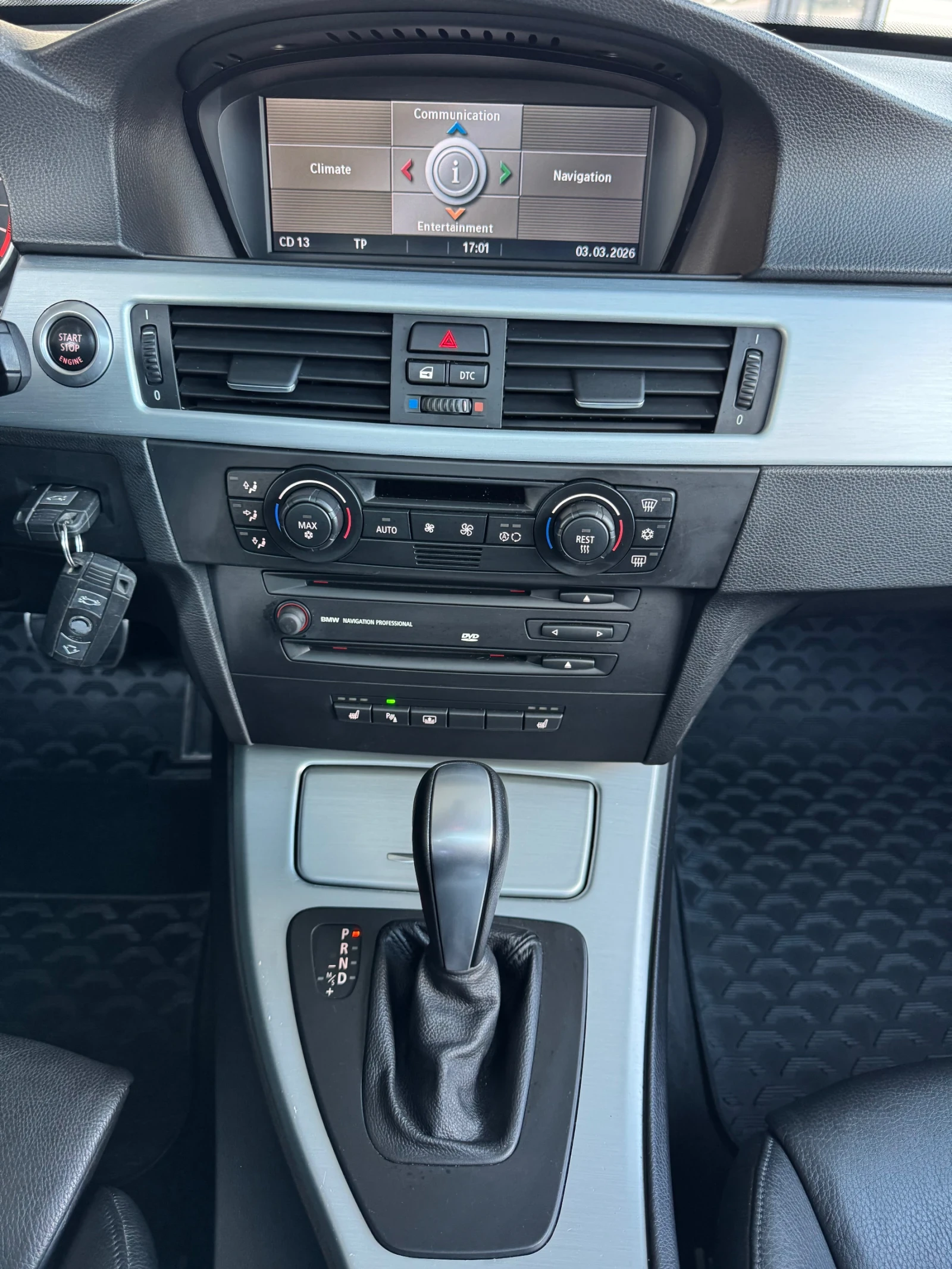 BMW 330 Pano Automat, снимка 10 - Автомобили и джипове - 53985825