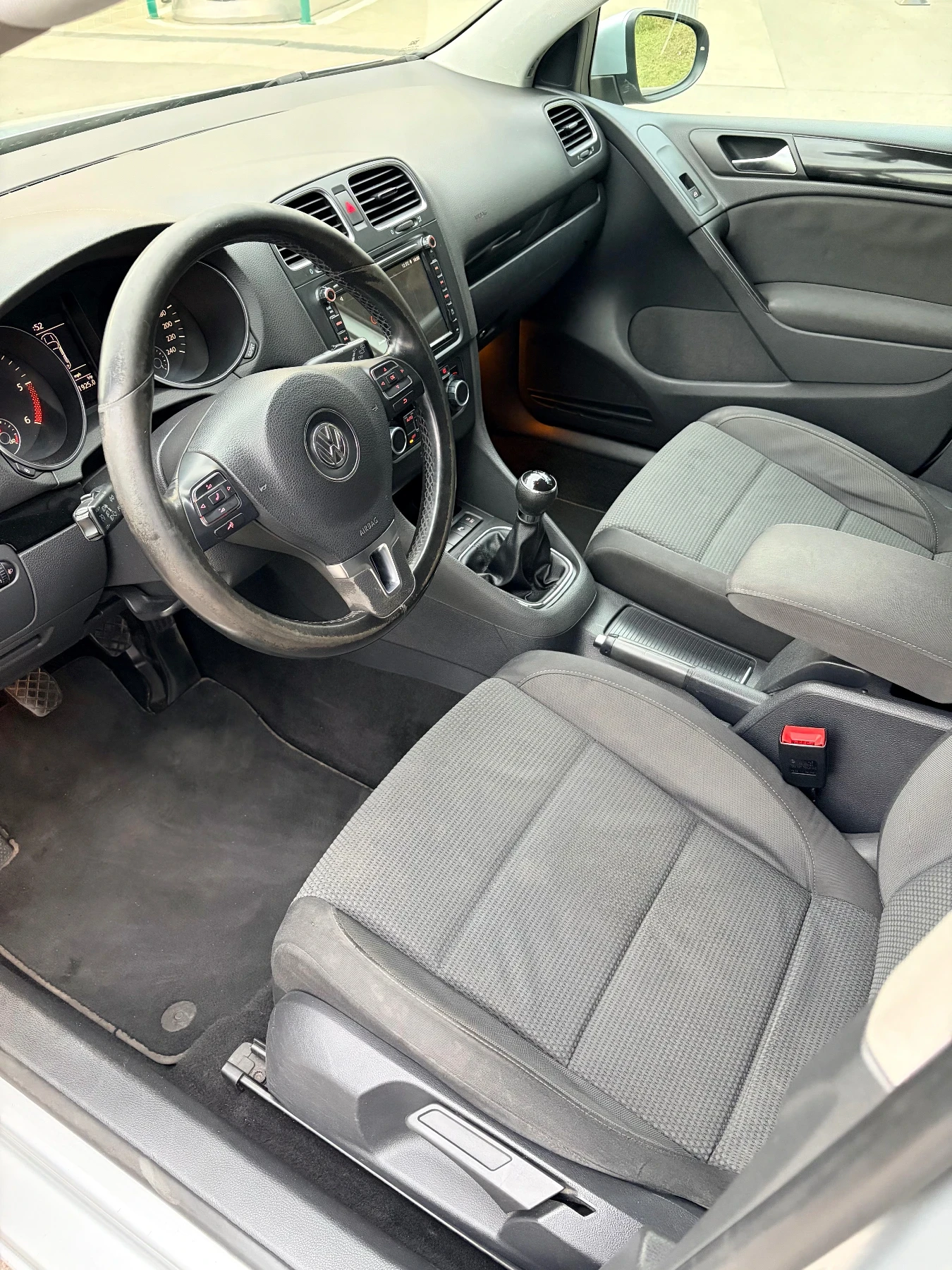 VW Golf 2.0 TDI  БЕЗ ЗАБЕЛЕЖКИ , снимка 6 - Автомобили и джипове - 54173904