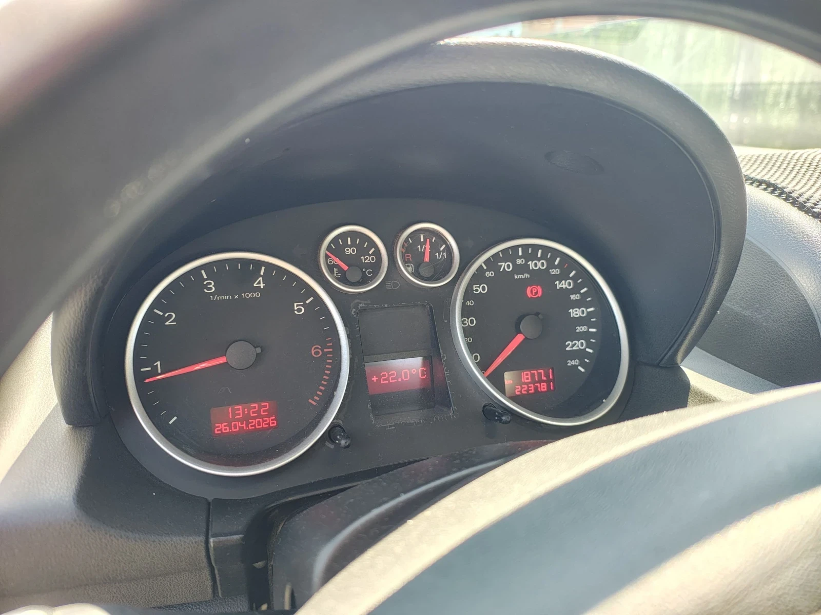 Audi A2 1.4 i, снимка 8 - Автомобили и джипове - 54324904