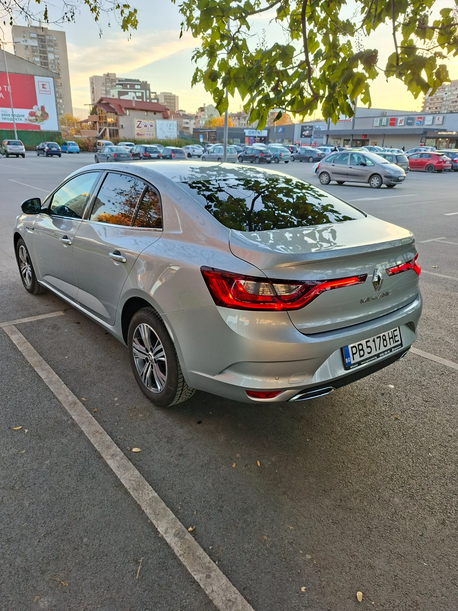 Renault Megane А/Т, снимка 6 - Автомобили и джипове - 55126528