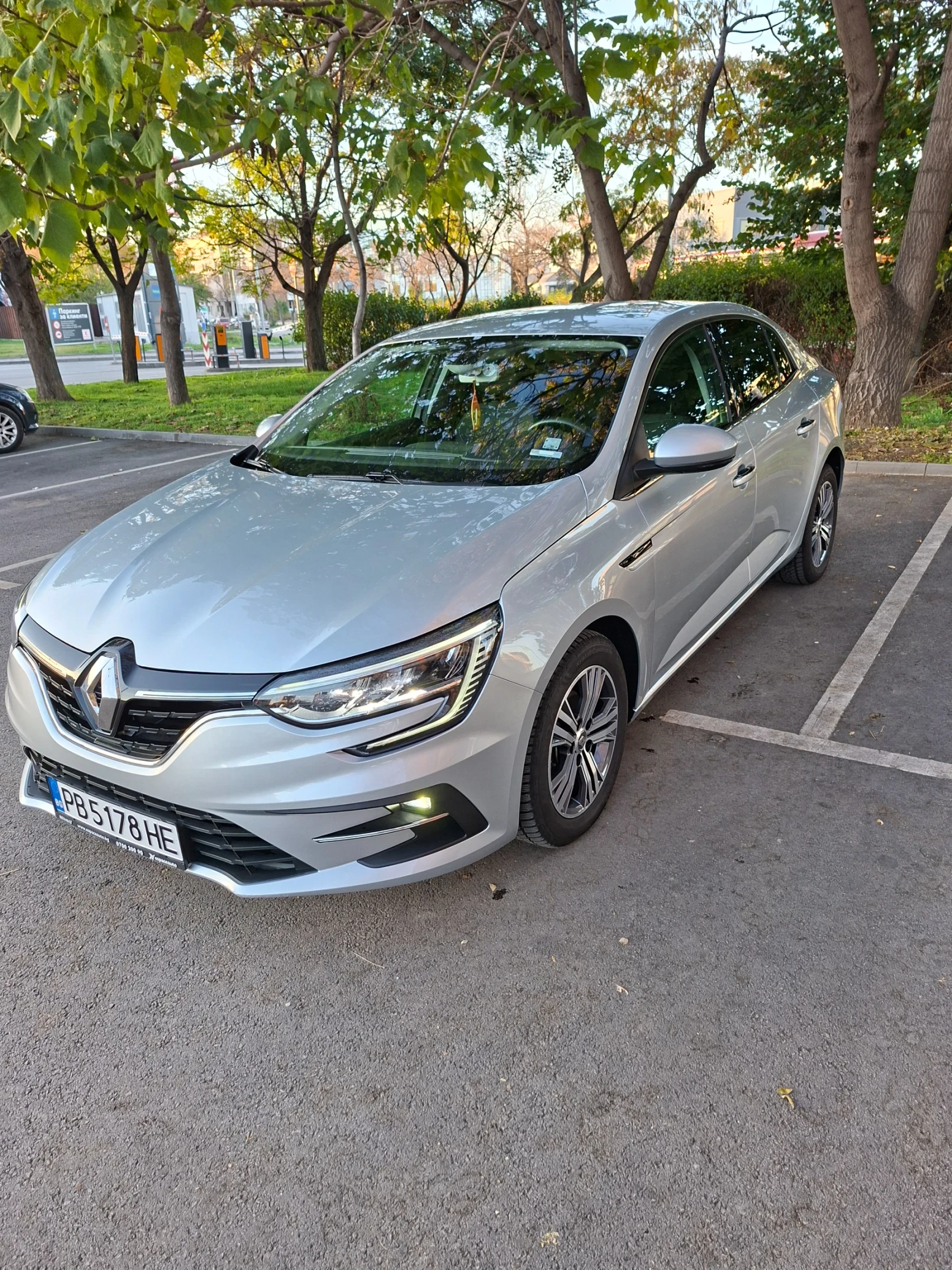 Renault Megane А/Т, снимка 2 - Автомобили и джипове - 55126528
