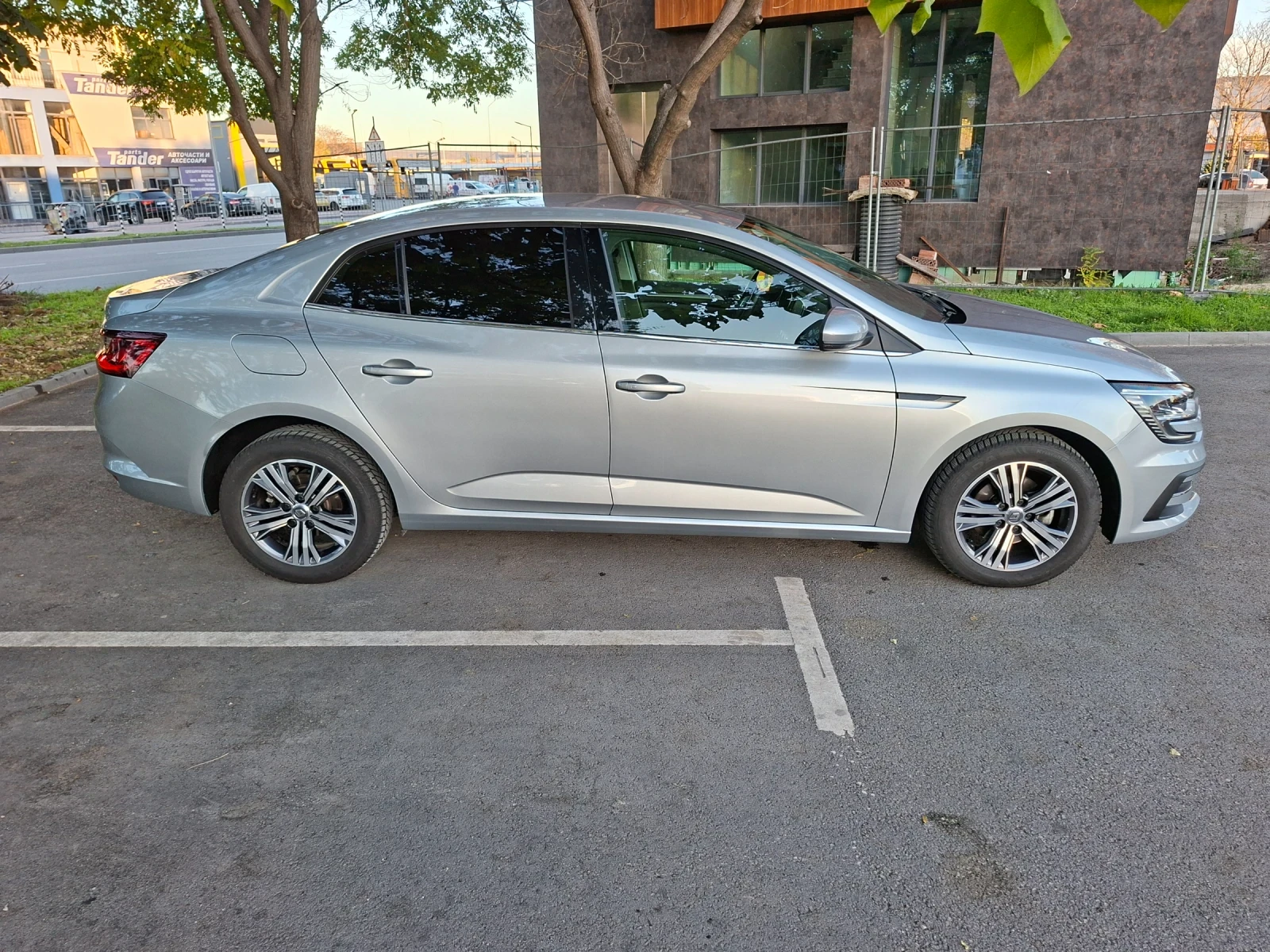 Renault Megane А/Т, снимка 5 - Автомобили и джипове - 55126528