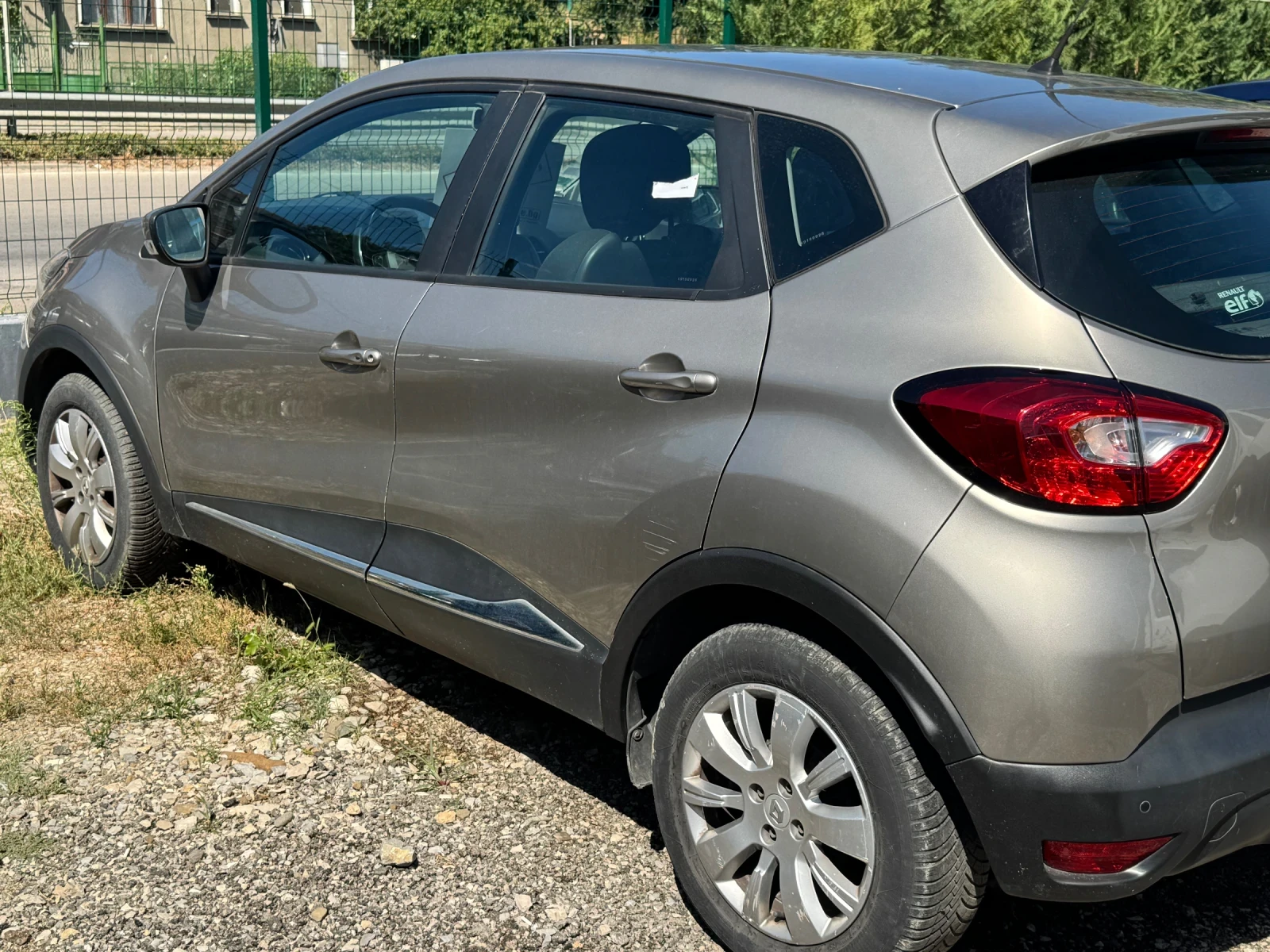 Renault Captur 1.5DCI, снимка 6 - Автомобили и джипове - 54652546