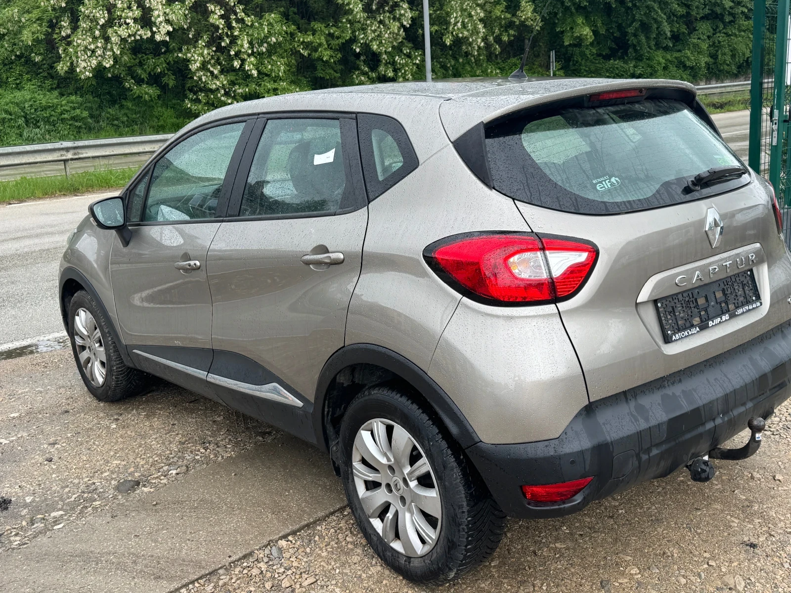 Renault Captur 1.5DCI, снимка 6 - Автомобили и джипове - 54652546