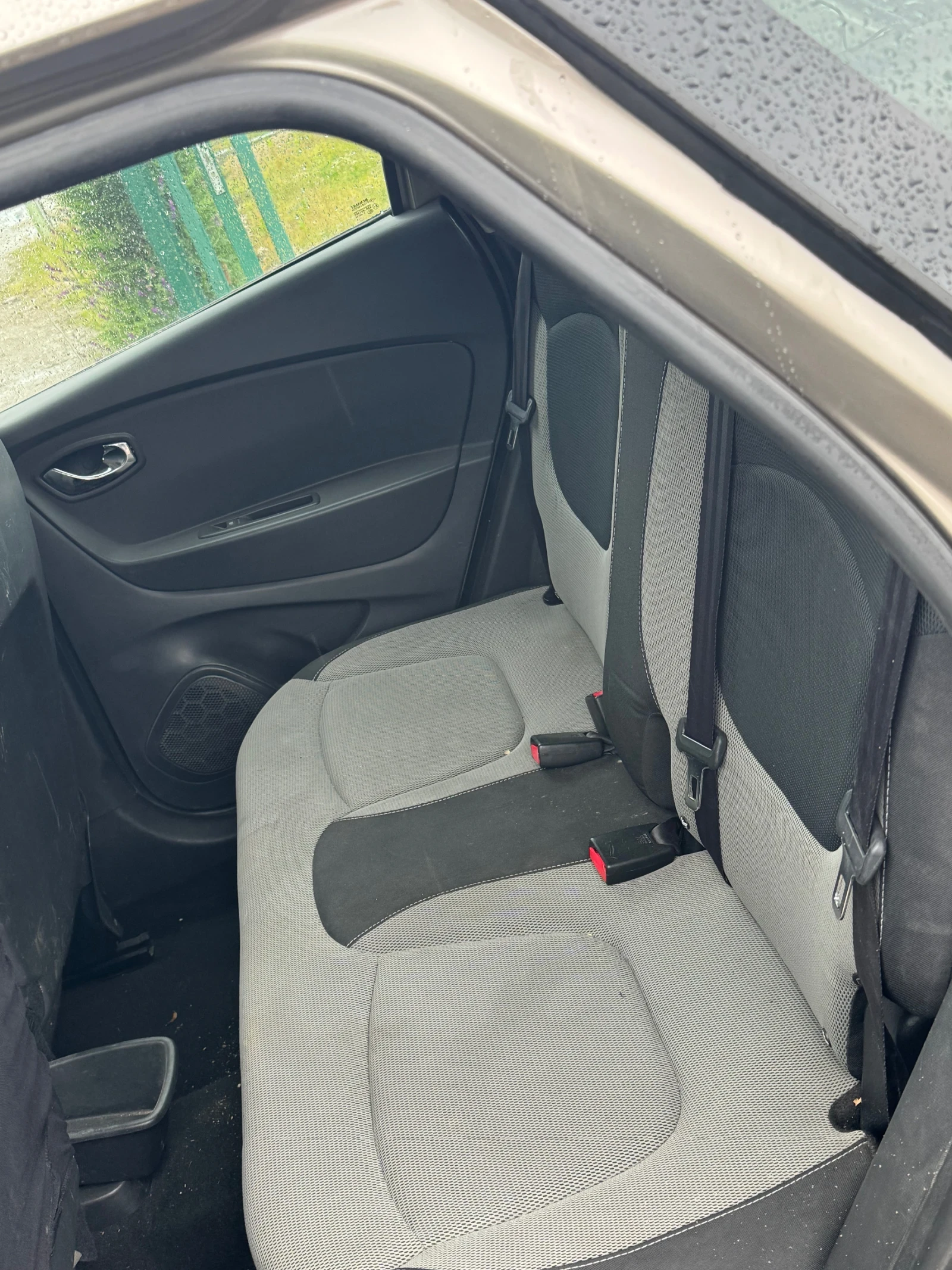 Renault Captur 1.5DCI, снимка 7 - Автомобили и джипове - 54652546