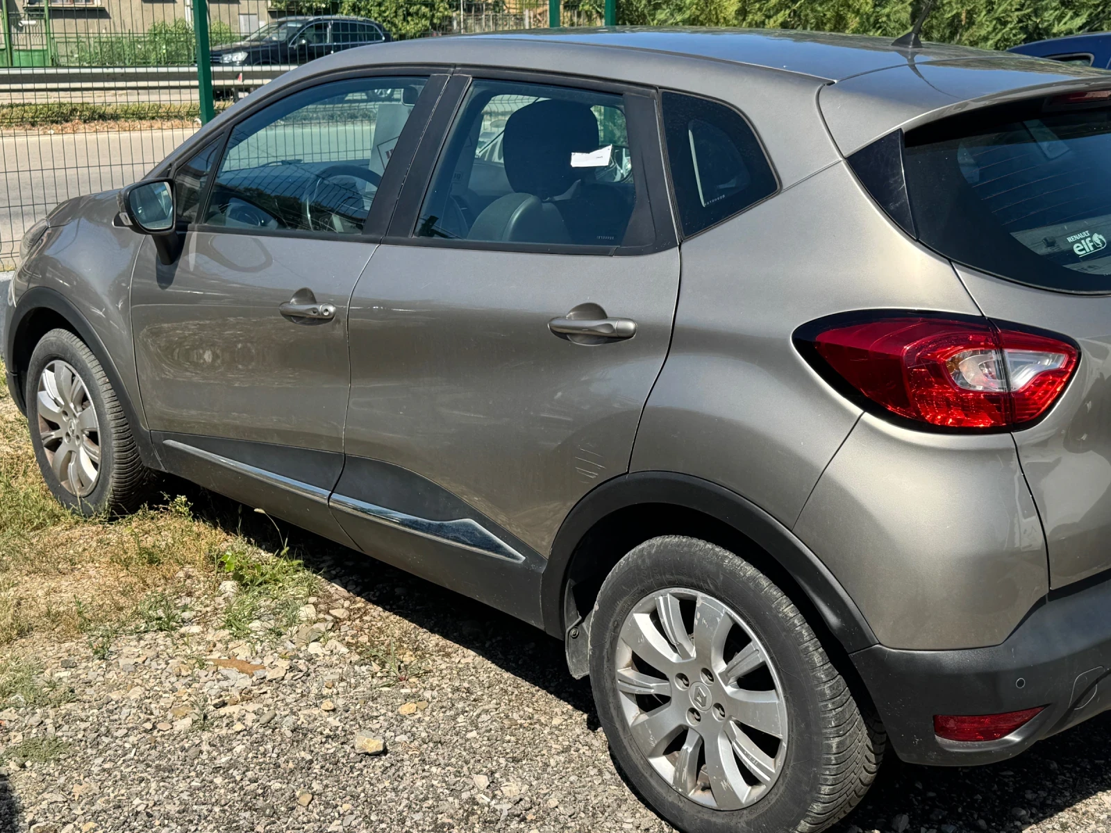 Renault Captur 1.5DCI, снимка 3 - Автомобили и джипове - 54652546