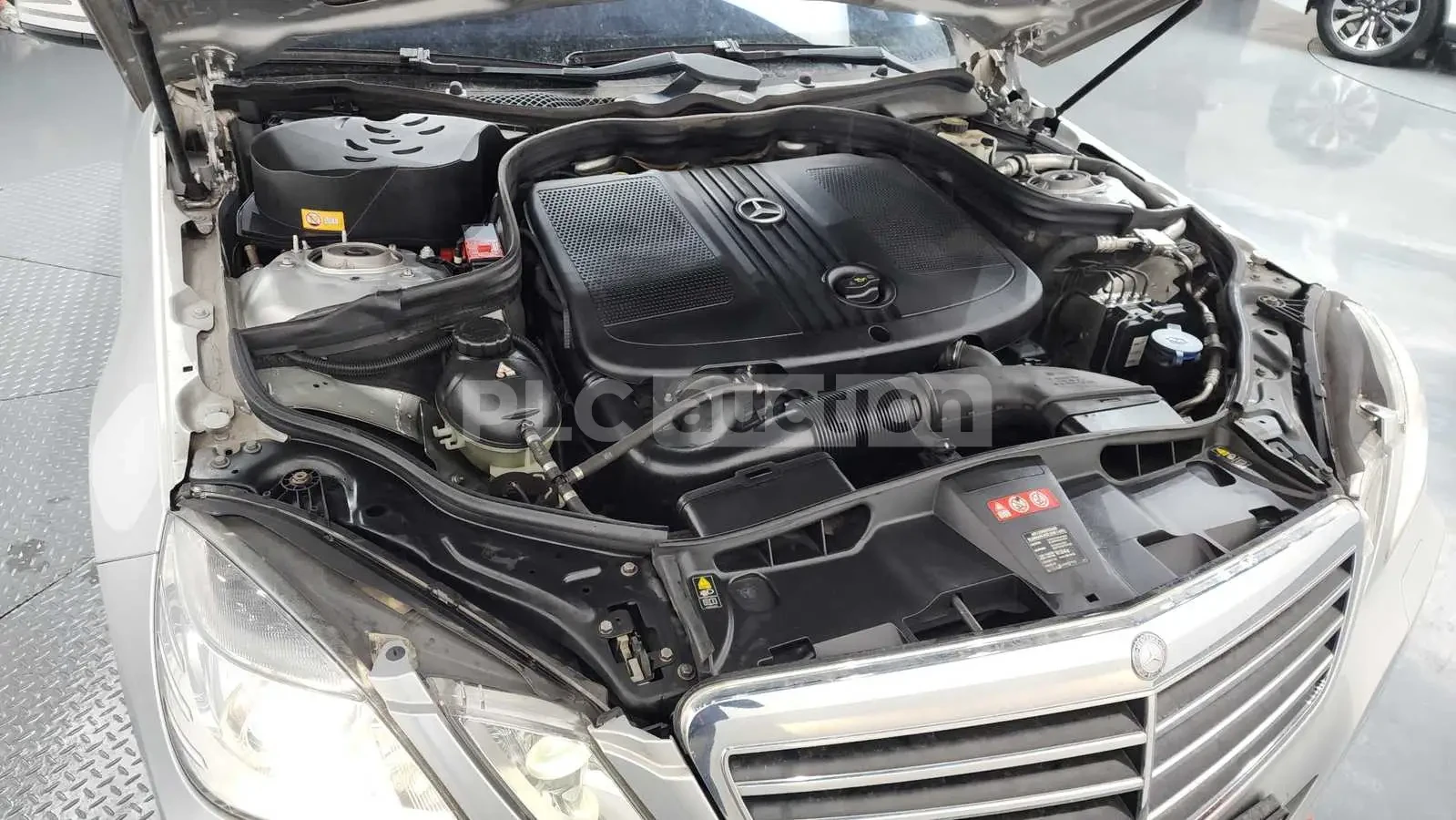 Mercedes-Benz E 220 E-Class, снимка 6 - Автомобили и джипове - 54654884