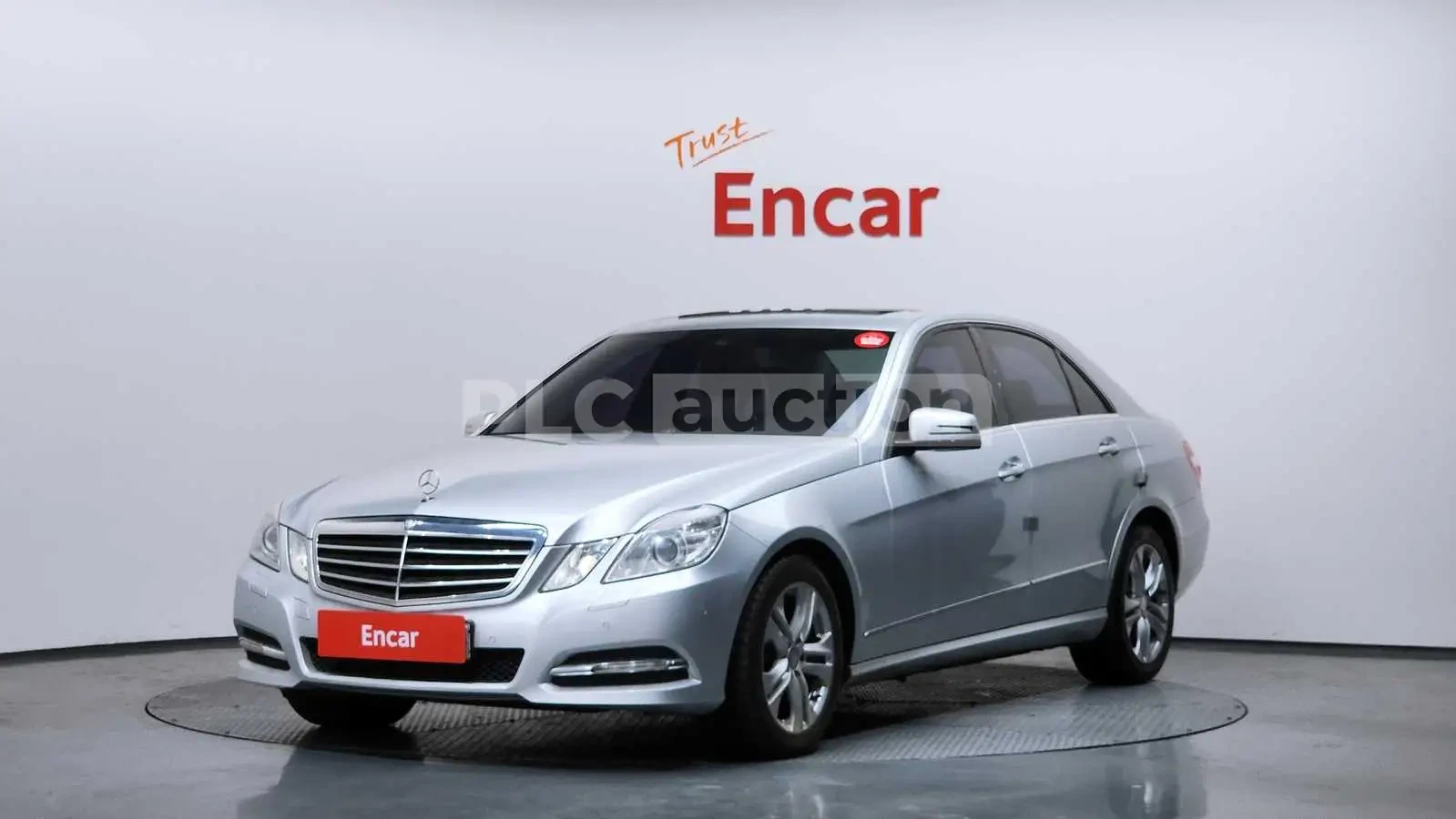 Mercedes-Benz E 220 E-Class