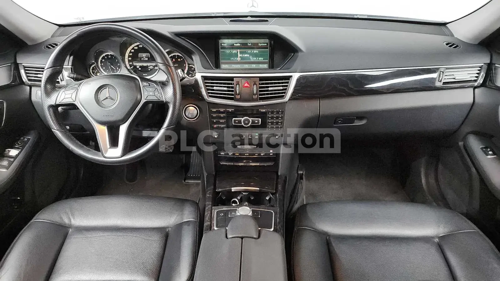 Mercedes-Benz E 220 E-Class, снимка 7 - Автомобили и джипове - 54654884