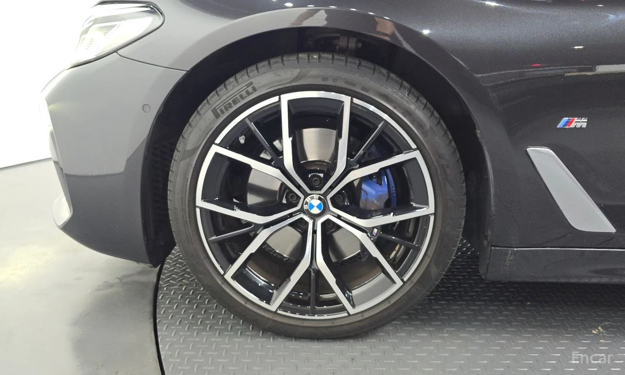 BMW 530 M* SPORT* ОБДУХВАНЕ* ХЕДЪП* МЪРТВ* ТОЧКА* КАМЕРА* , снимка 5 - Автомобили и джипове - 55103995