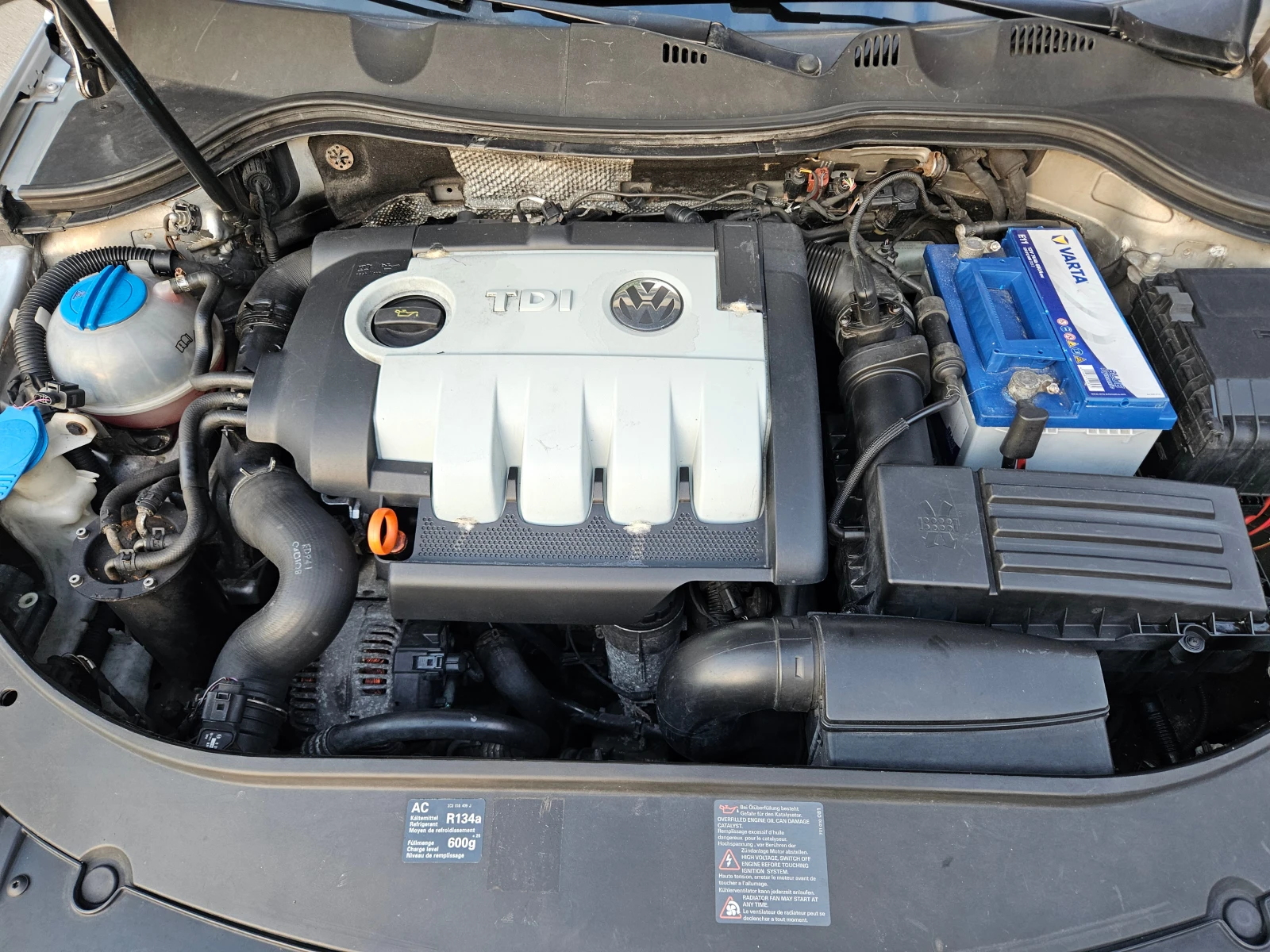 VW Passat 1.9, 105к.с., Перфектен!, снимка 17 - Автомобили и джипове - 55398642