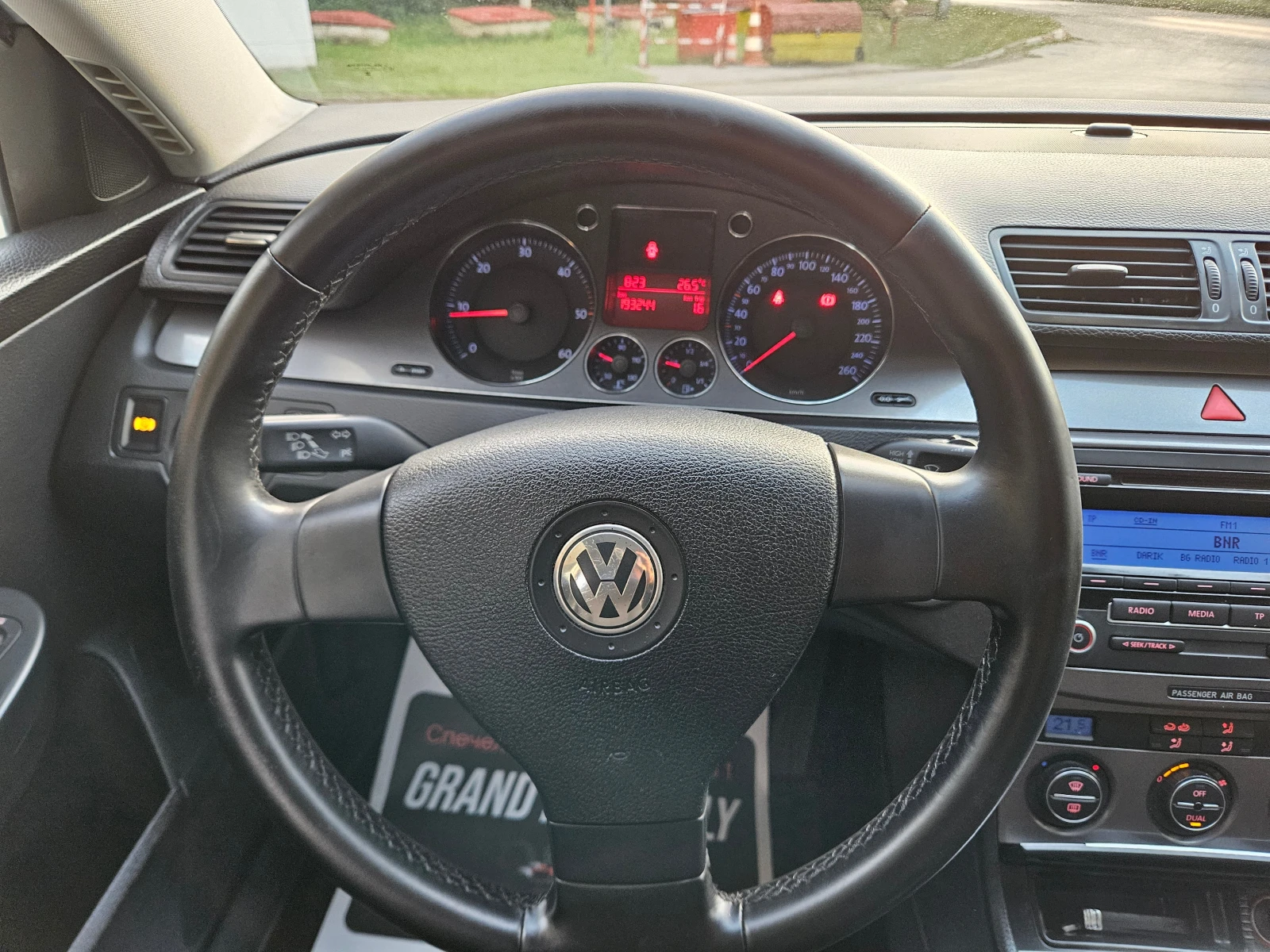 VW Passat 1.9, 105к.с., Перфектен!, снимка 16 - Автомобили и джипове - 55398642