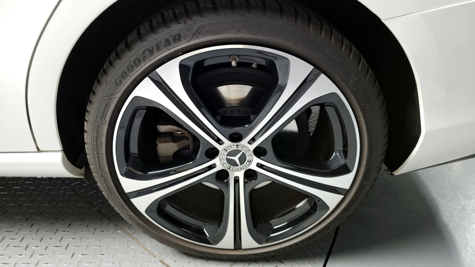 Mercedes-Benz C 300 * 4MATIC Avantgarde* , снимка 8 - Автомобили и джипове - 55604898