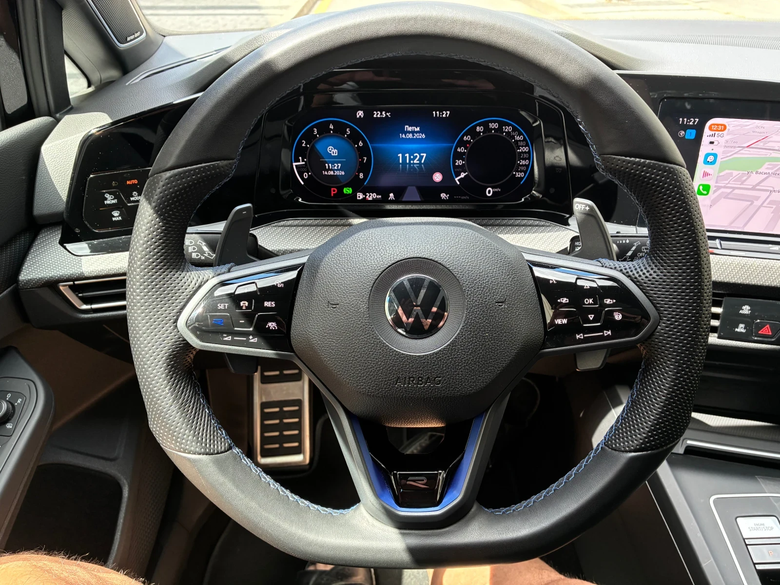 VW Golf PERVORMANCE/320HP/AKRAPOVICH, снимка 8 - Автомобили и джипове - 55667436