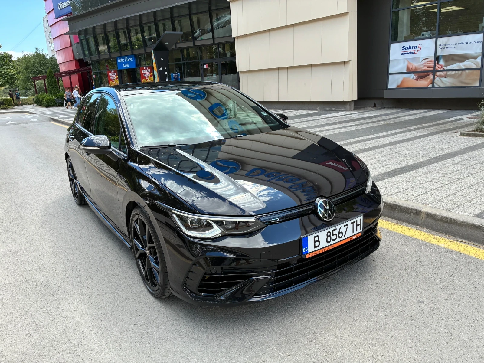 VW Golf PERVORMANCE/320HP/AKRAPOVICH