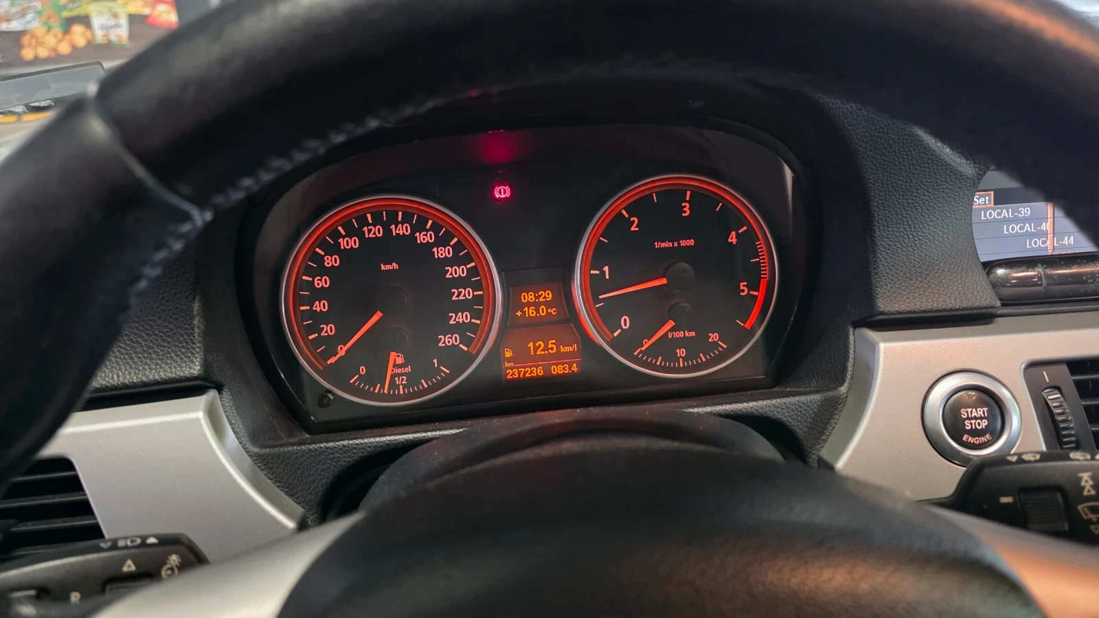 BMW 330 XD Navi , снимка 12 - Автомобили и джипове - 55883373