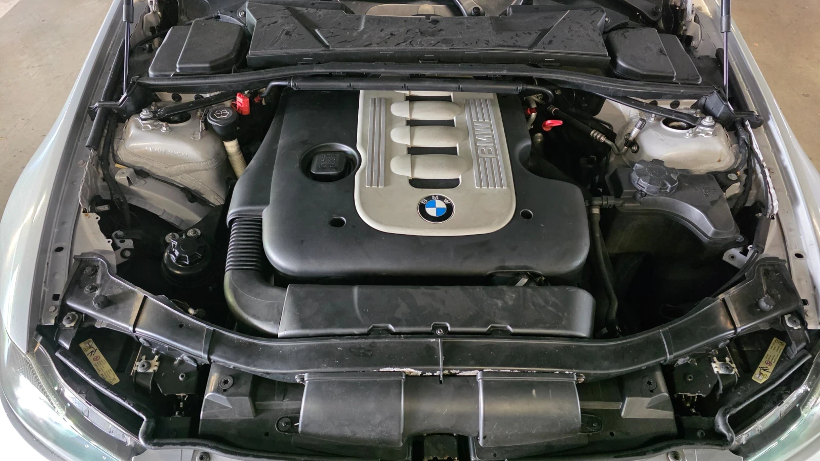 BMW 330 XD Navi , снимка 16 - Автомобили и джипове - 55883373