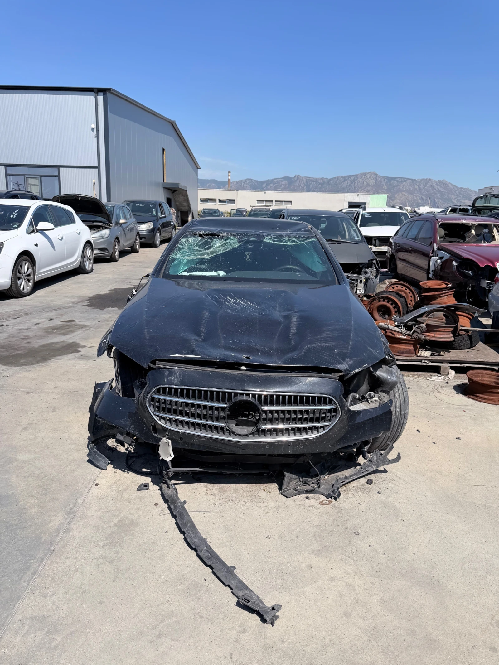 Mercedes-Benz E 300, снимка 2 - Автомобили и джипове - 55898490