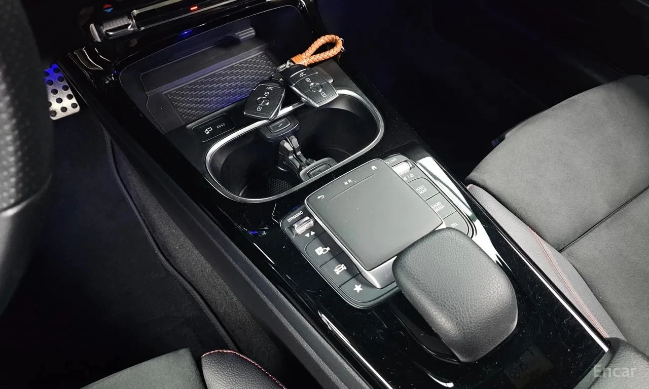 Mercedes-Benz CLA 250 АМГ ПАКЕТ/4MATIC/АМБИЕНТНО/ЛЕНТИ/ПОДГРЕВ/ПАНОРАМА/, снимка 9 - Автомобили и джипове - 55904705
