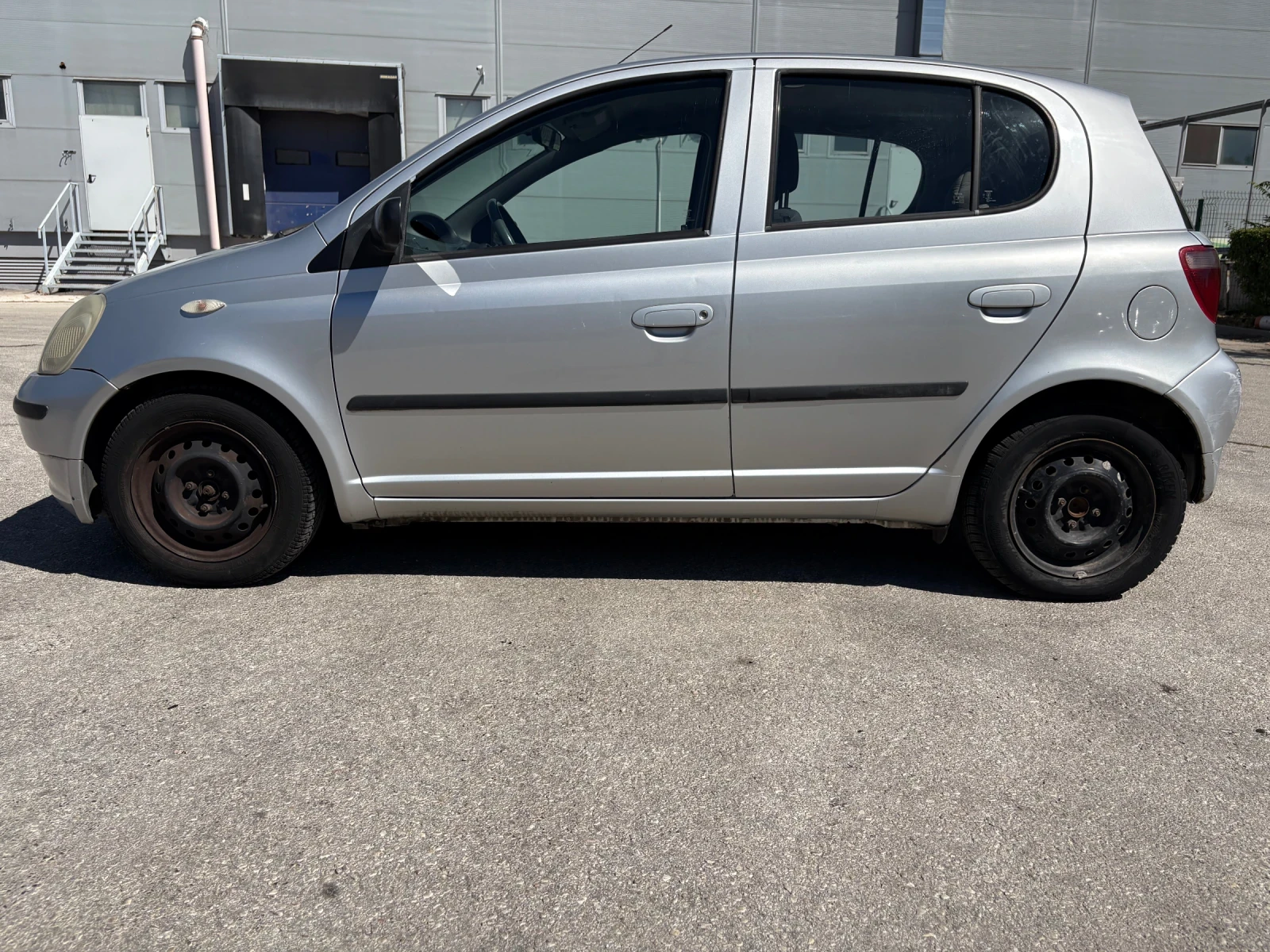 Toyota Yaris 1.0 VVT-i Газ Климатик, снимка 5 - Автомобили и джипове - 55959903