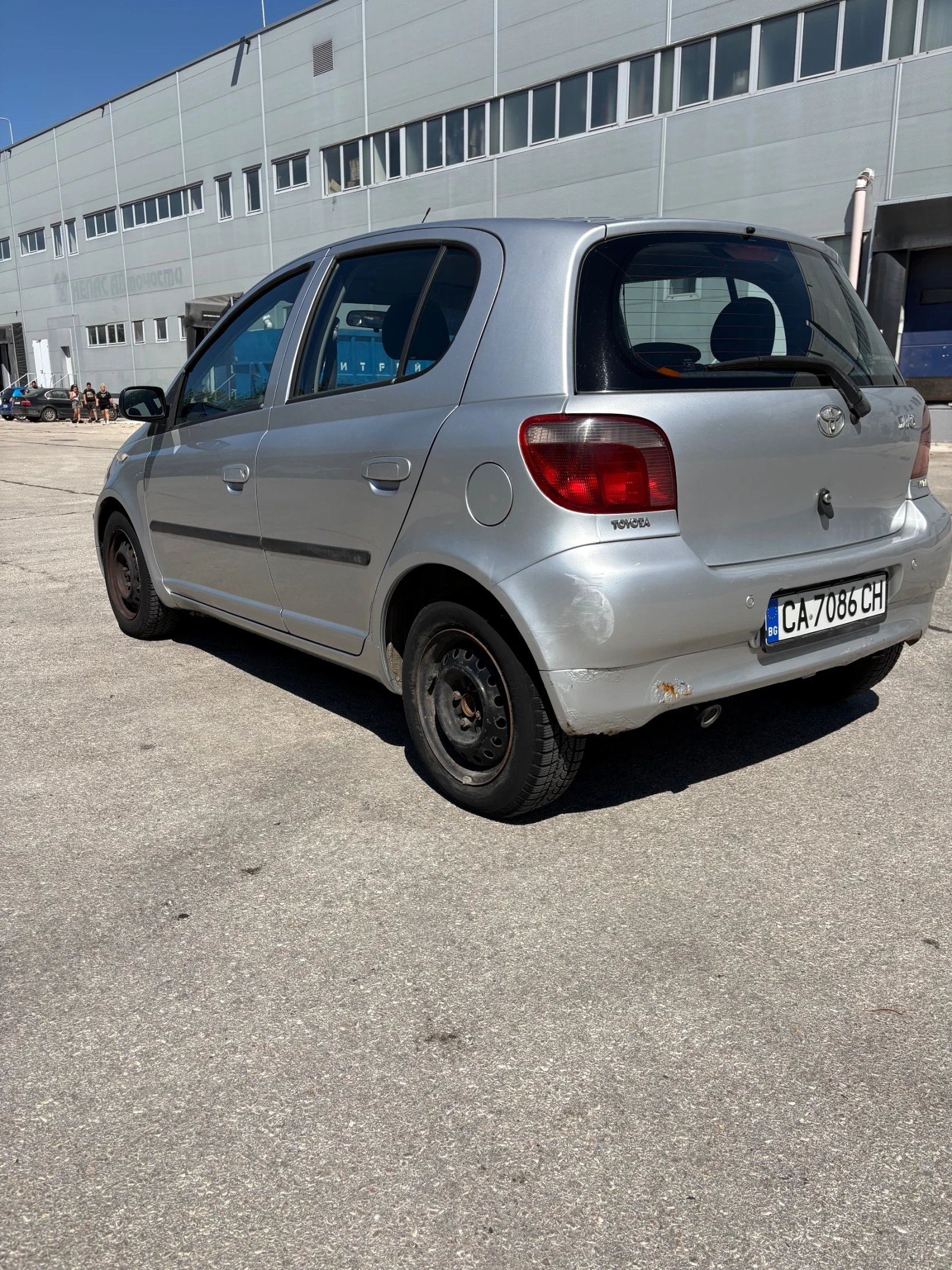 Toyota Yaris 1.0 VVT-i Газ Климатик, снимка 4 - Автомобили и джипове - 55959903