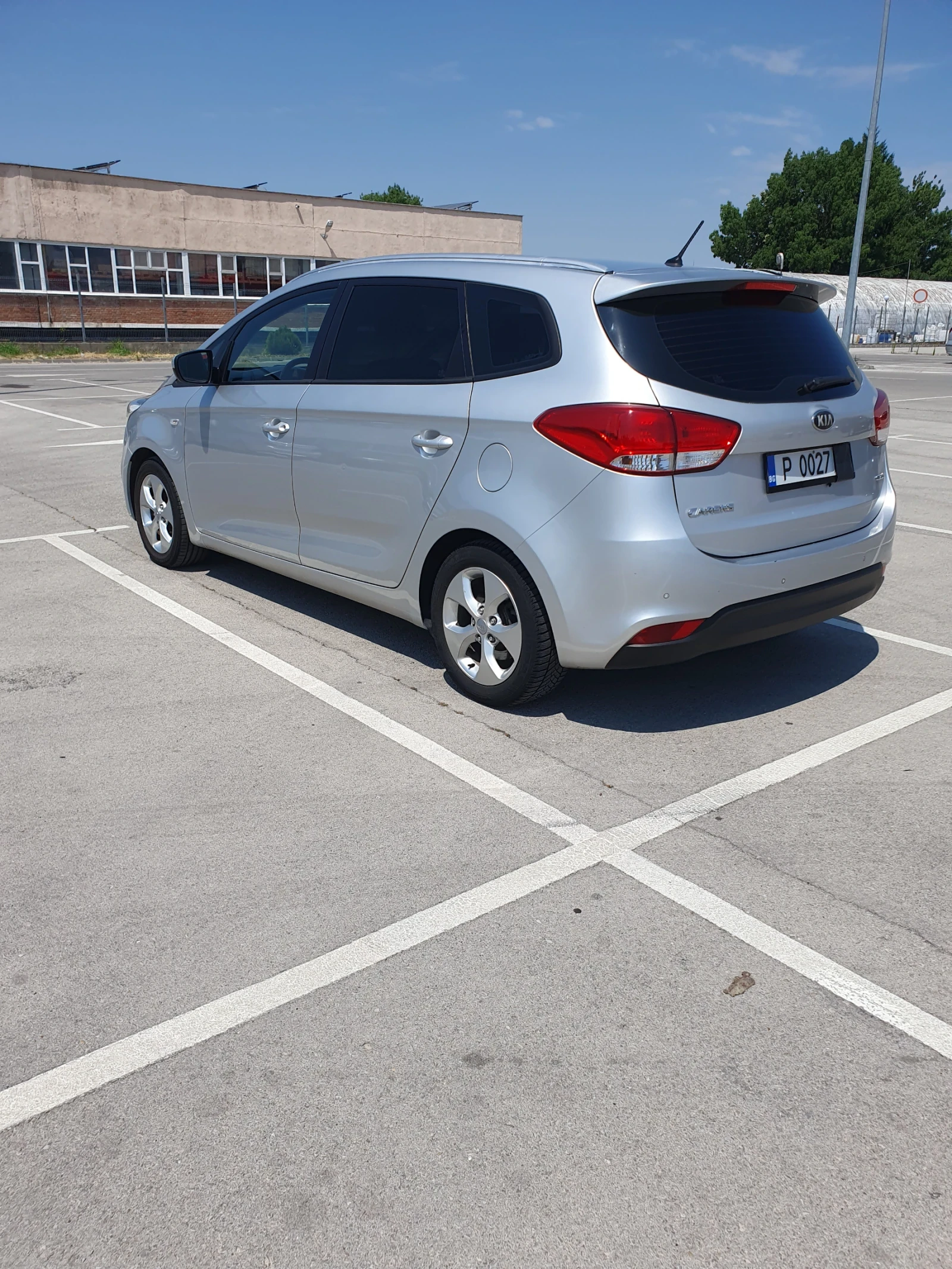 Kia Carens 1.7 136 6+ 1, снимка 2 - Автомобили и джипове - 56002070