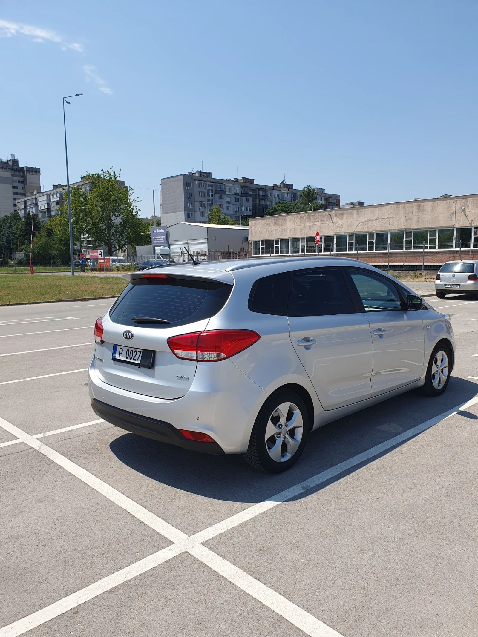 Kia Carens 1.7 136 6+ 1, снимка 6 - Автомобили и джипове - 56002070