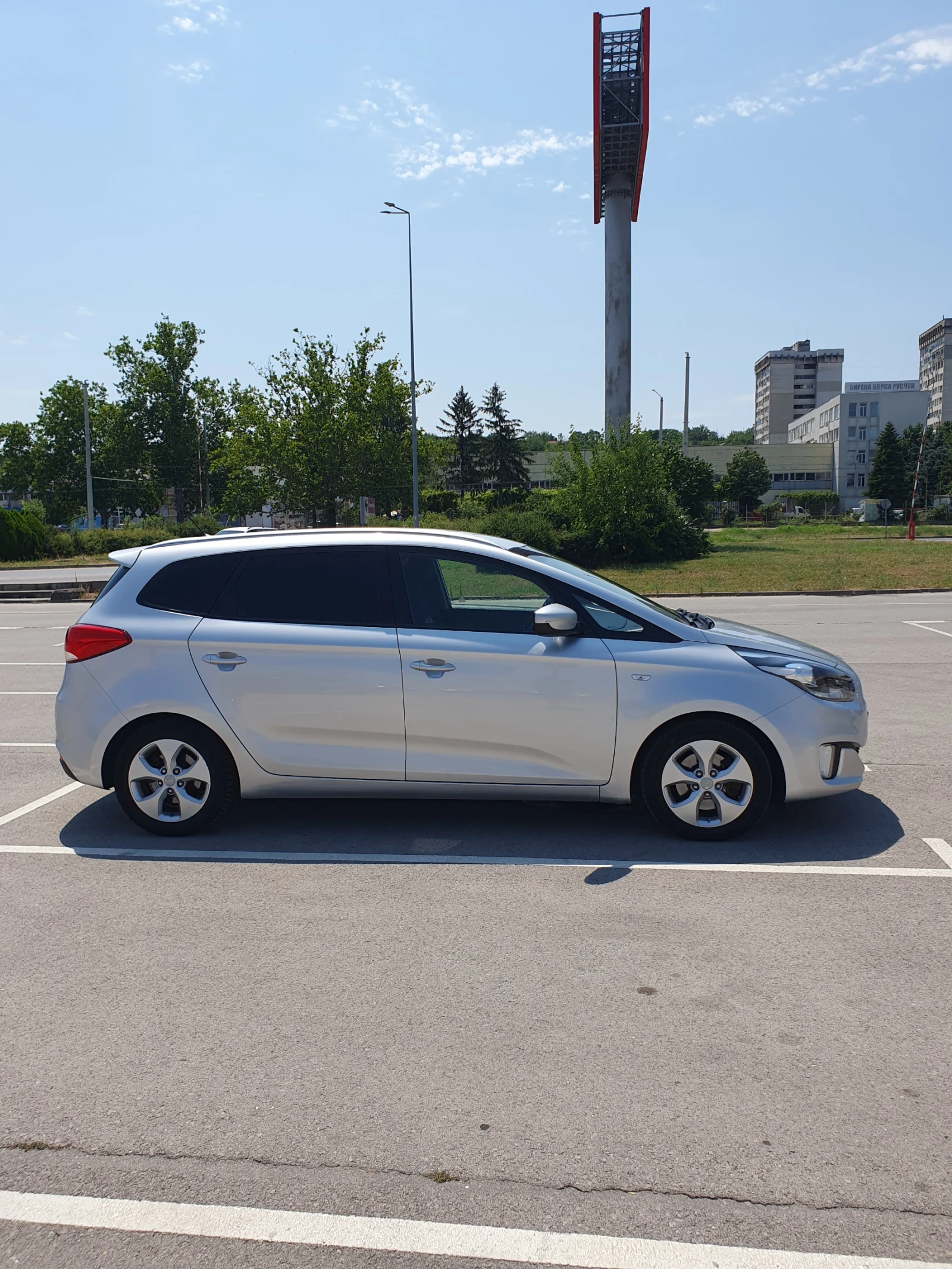 Kia Carens 1.7 136 6+ 1, снимка 7 - Автомобили и джипове - 56002070