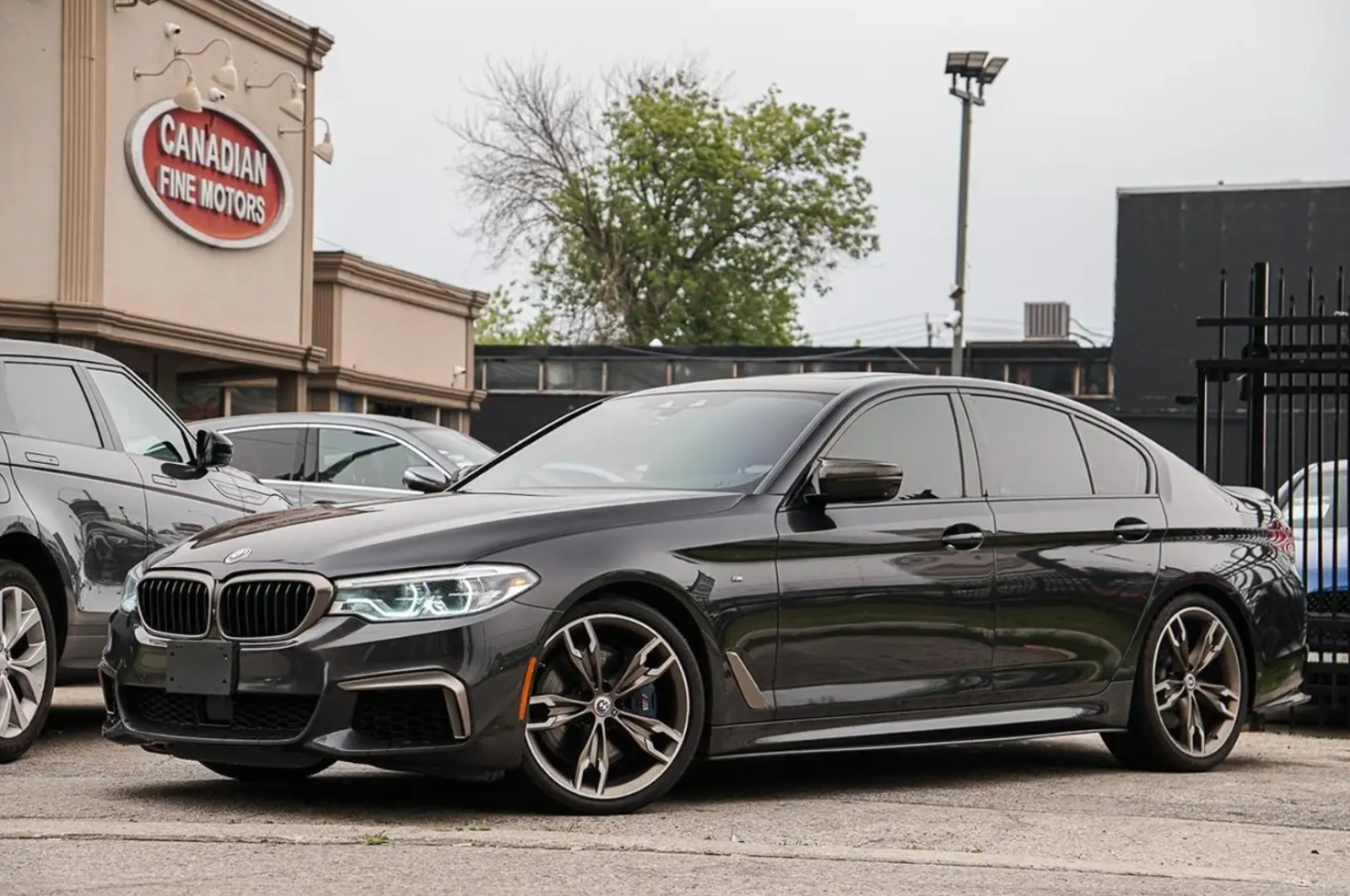 BMW 550 HUD / Carbon / Massage