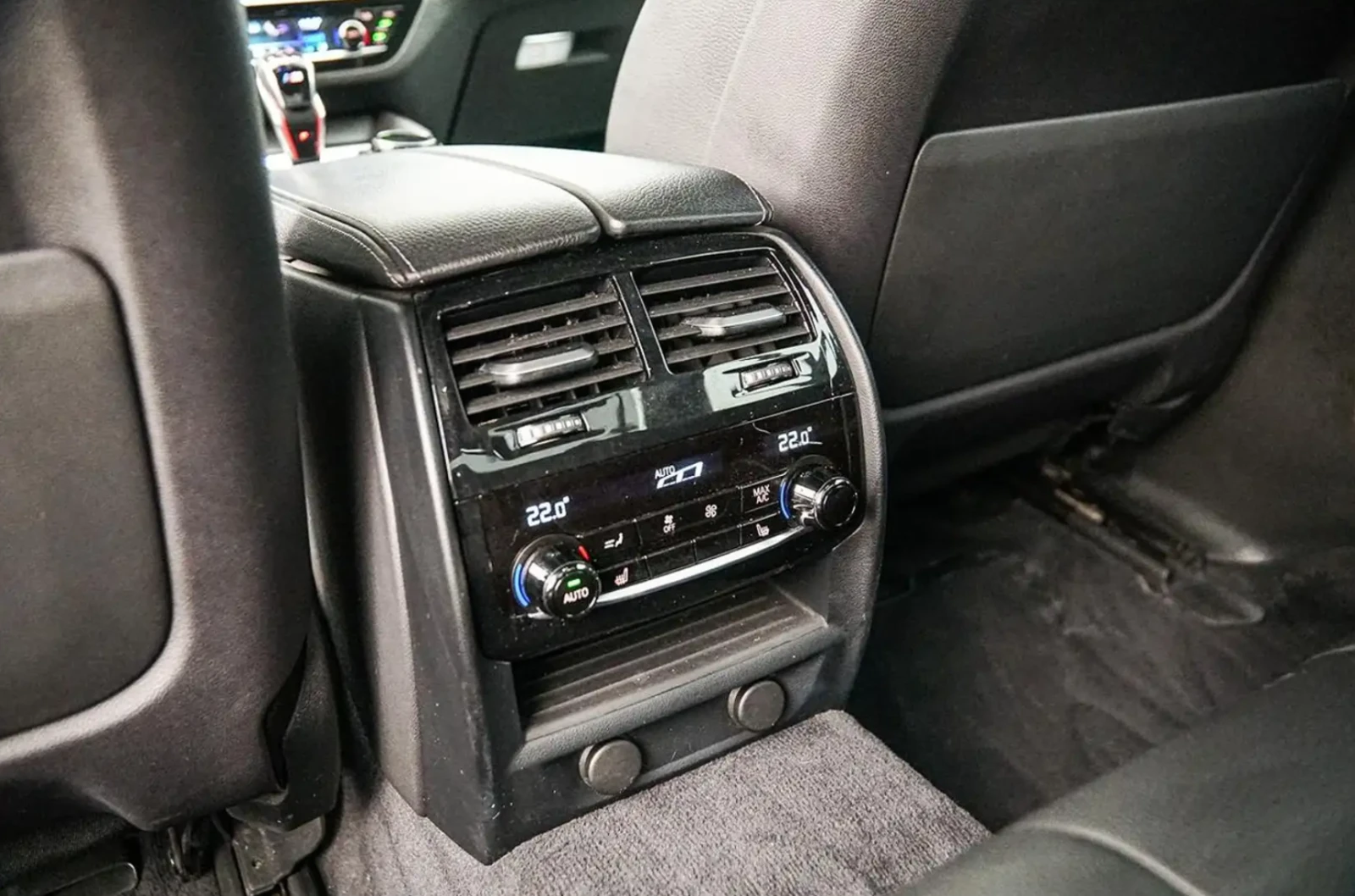 BMW 550 HUD / Carbon / Massage, снимка 11 - Автомобили и джипове - 56259491