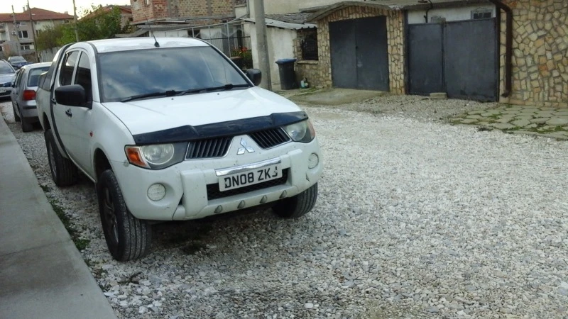 Mitsubishi L200 Пикап , снимка 10 - Автомобили и джипове - 45068636