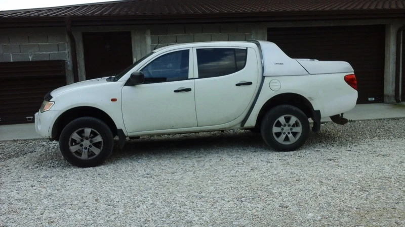 Mitsubishi L200 Пикап , снимка 8 - Автомобили и джипове - 45068636