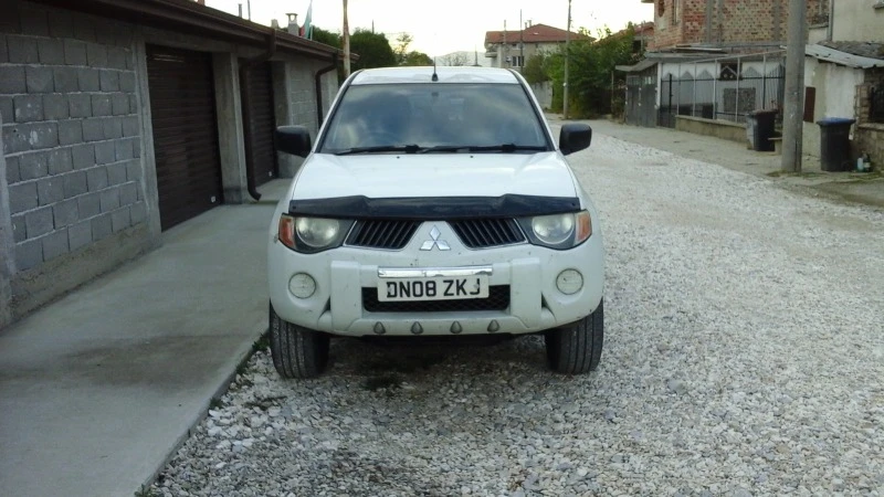 Mitsubishi L200 Пикап , снимка 9 - Автомобили и джипове - 45068636