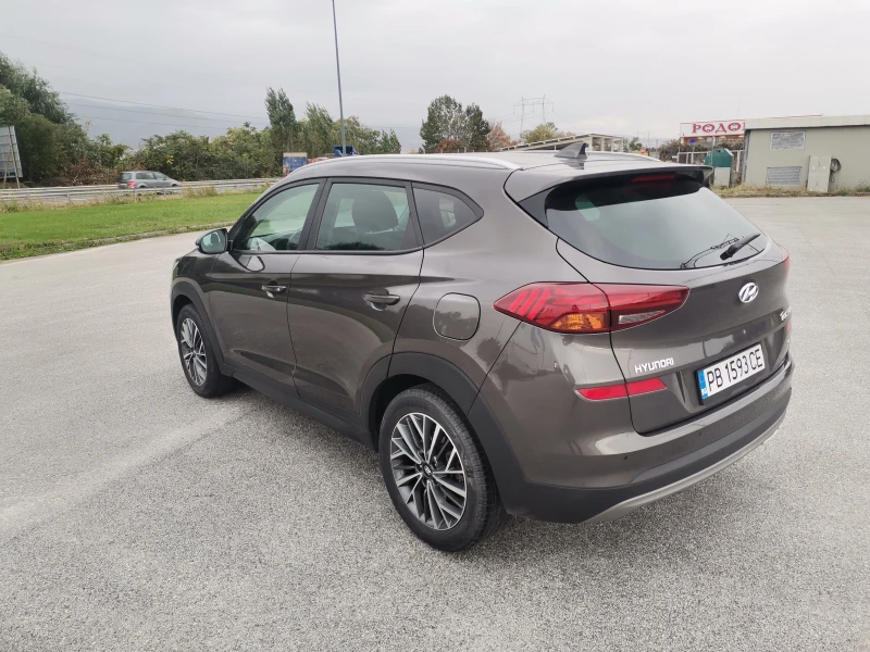 Hyundai Tucson 1.6 CRDI, снимка 3 - Автомобили и джипове - 52727164