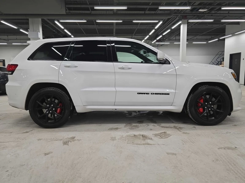 Jeep Grand cherokee * SRT * CARFAX * БЕЗ ПЪРВОНАЧАЛНА ВНОСКА, снимка 3 - Автомобили и джипове - 52864044