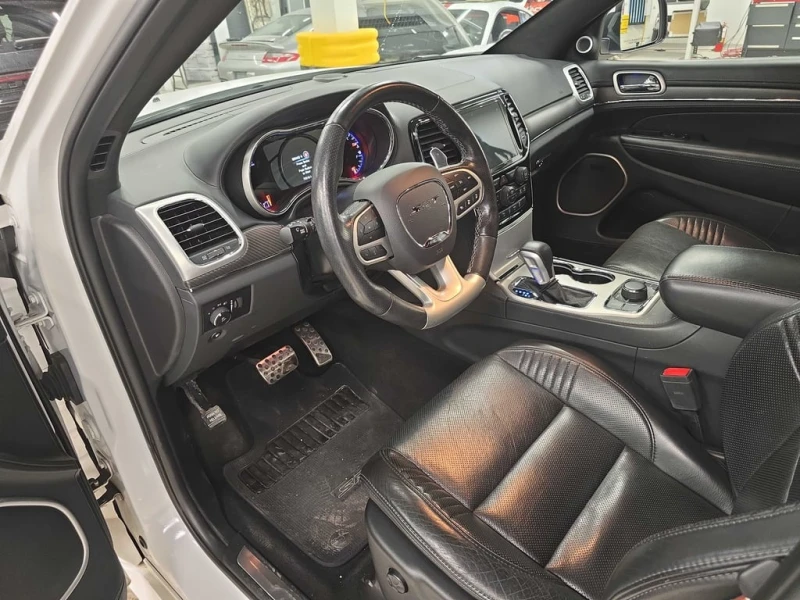 Jeep Grand cherokee * SRT * CARFAX * БЕЗ ПЪРВОНАЧАЛНА ВНОСКА, снимка 5 - Автомобили и джипове - 52864044