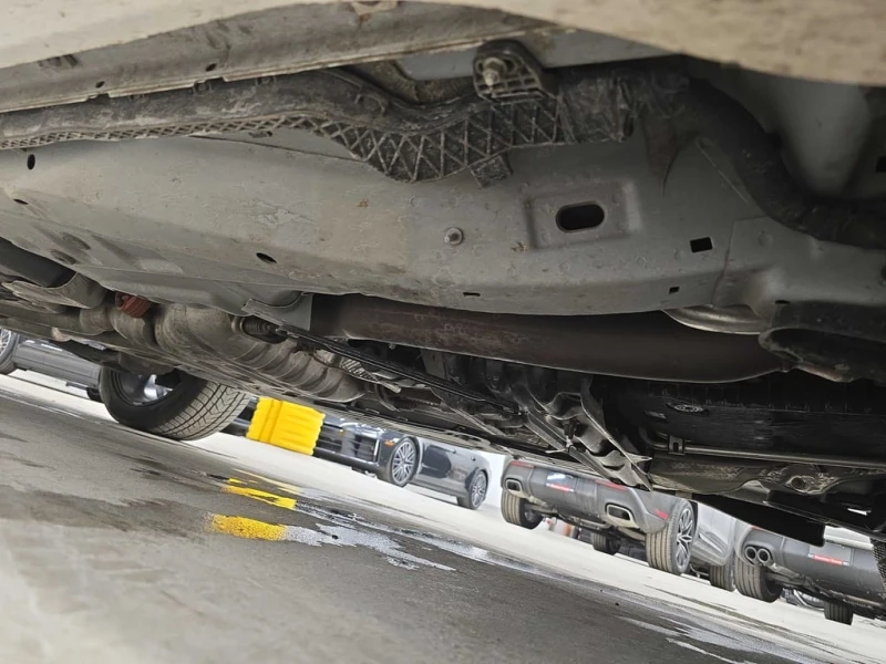 Jeep Grand cherokee * SRT * CARFAX * БЕЗ ПЪРВОНАЧАЛНА ВНОСКА, снимка 11 - Автомобили и джипове - 52864044