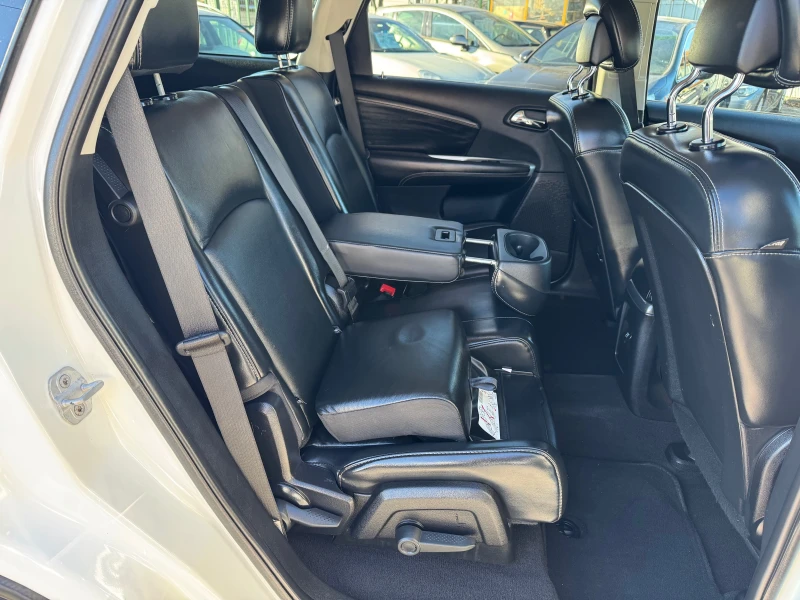 Fiat Freemont 2.0-mjet-4x4-ПЕРФЕКТНА-ЛИЗИНГ, снимка 14 - Автомобили и джипове - 52937774