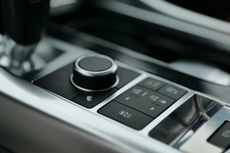 Land Rover Range Rover Sport 7 местен , снимка 14 - Автомобили и джипове - 53034111