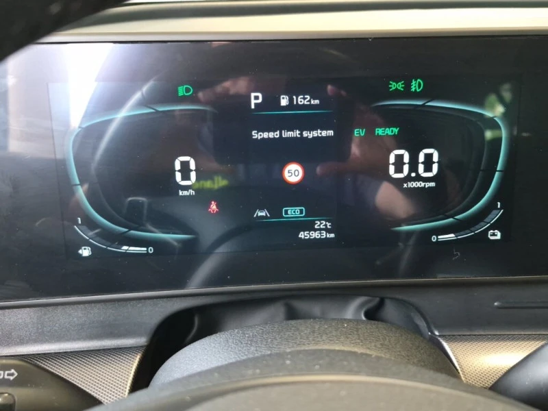 Kia Sportage Европейска - 1.6 T-GDI - AWD - PHEV, снимка 6 - Автомобили и джипове - 55278646