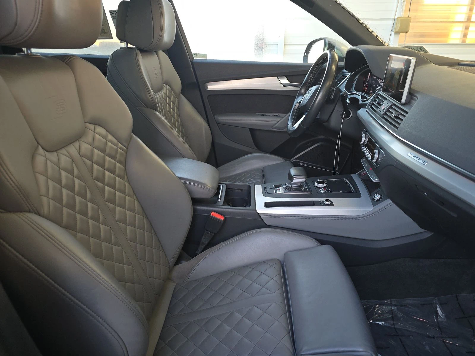 Audi SQ5 PRESTIGE* ХЕДЪП* 360КАМЕРА* LANE* ASSIST* , снимка 12 - Автомобили и джипове - 53725122